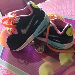 Nike air max girls baby size 4